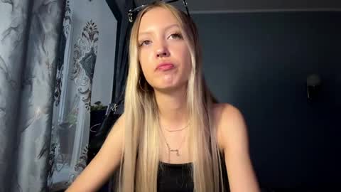 Snapshot of evelinegallucci chatting on June 8, 2:06 pm Katy online show from June 8, 2:06 pm