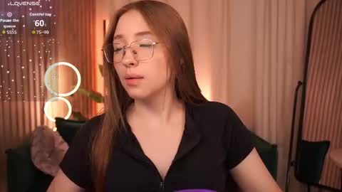 Snapshot of evelinroyce chatting on August 5, 4:10 pm Evelin online show from August 5, 4:10 pm