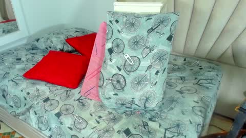 Snapshot of evelonga_707 chatting on December 18, 10:24 pm DAYANITA online show from December 18, 10:24 pm