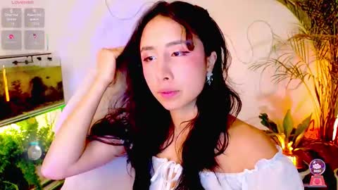 Snapshot of evelyn_chelle chatting on February 21, 11:39 pm Im Eve or Chelle Next Stream 191224 online show from February 21, 11:39 pm