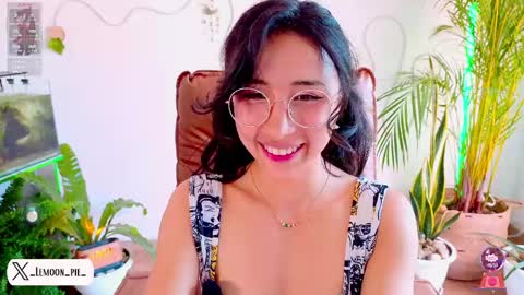 Snapshot of evelyn_chelle chatting on April 18, 7:07 pm Im Eve or Chelle Next Stream 191224 online show from April 18, 7:07 pm