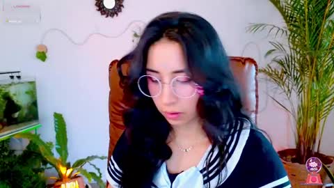 Snapshot of evelyn_chelle chatting on May 7, 10:26 pm Im Eve or Chelle Next Stream 191224 online show from May 7, 10:26 pm