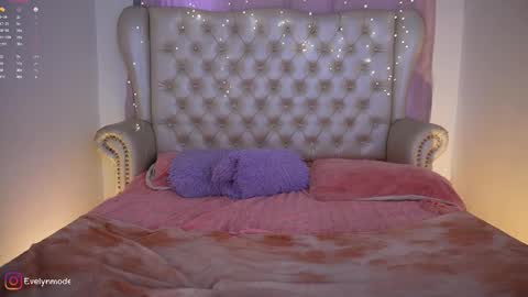 evelyn evelyn online show from January 31, 7:11 pm