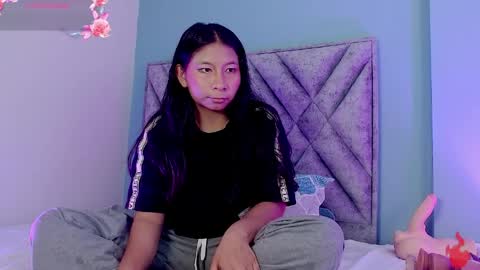 Snapshot of evelyn_flores1 chatting on March 30, 4:13 am online show from March 30, 4:13 am