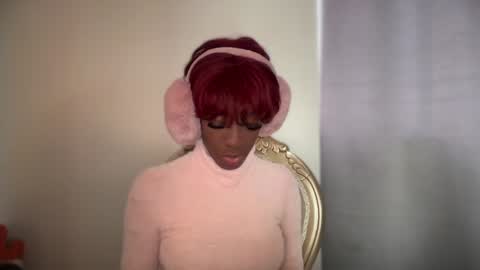 E V E L Y N  online show from January 21, 12:39 pm