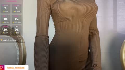 E V E L Y N  online show from January 22, 12:49 pm