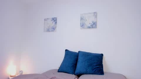 Evelyn online show from March 31, 11:32 am