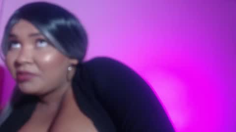 Evelyn Sandoval online show from October 10, 1:26 am