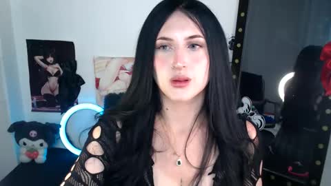 Snapshot of evelyn_sheeran chatting on May 31, 4:20 am Julieta online show from May 31, 4:20 am