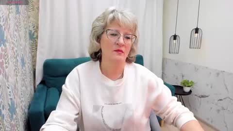 Evelyn online show from March 19, 5:00 am