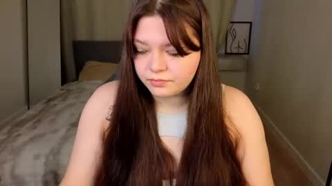 Snapshot of evelyne_loo chatting on April 13, 1:00 am Evelyne Loo online show from April 13, 1:00 am