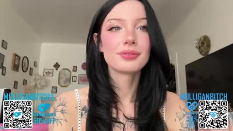 Snapshot of evelynforever chatting on April 13, 8:58 pm Evelyn online show from April 13, 8:58 pm