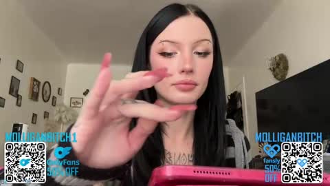Snapshot of evelynforever chatting on April 29, 9:32 pm Evelyn online show from April 29, 9:32 pm
