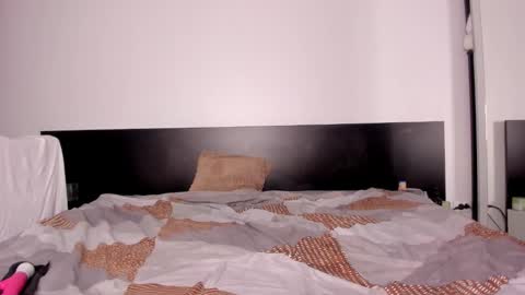 Evelyne online show from October 17, 9:50 pm