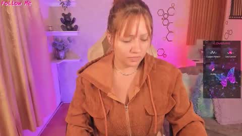 Snapshot of evelynvega0 chatting on June 1, 6:15 am Bigboobs Evelyn Vega online show from June 1, 6:15 am