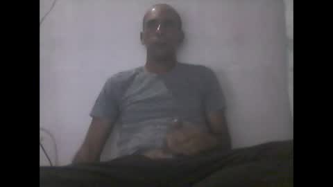 everaldosantos online show from December 12, 12:05 am