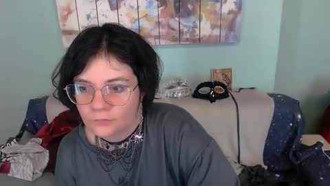 Everly online show from December 21, 8:43 am