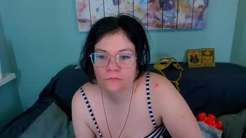 Everly online show from March 22, 5:49 pm