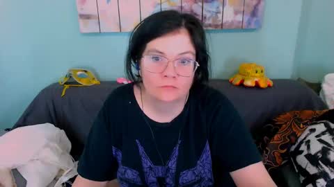 Everly online show from April 19, 12:15 pm