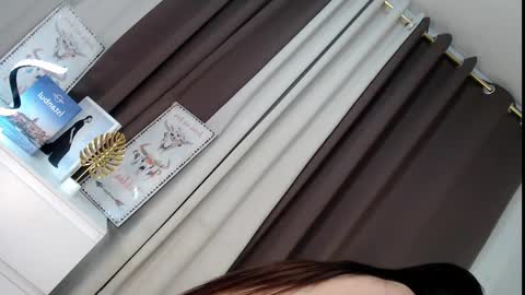 Snapshot of eves_candy chatting on January 26, 11:28 am Chloe mae online show from January 26, 11:28 am