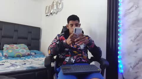 Snapshot of evessinn chatting on January 18, 2:44 pm luis online show from January 18, 2:44 pm