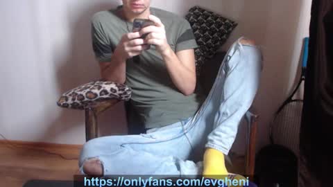 Snapshot of evgheni chatting on February 7, 8:51 am Johnny online show from February 7, 8:51 am