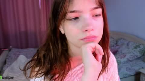 Snapshot of evi_brook chatting on April 27, 1:31 pm evi_brook online show from April 27, 1:31 pm