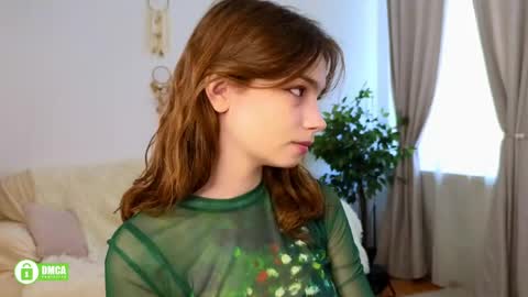 Snapshot of evi_brook chatting on May 6, 12:21 pm evi_brook online show from May 6, 12:21 pm