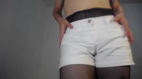 Snapshot of evi_kitty chatting on February 28, 5:15 pm Evi online show from February 28, 5:15 pm