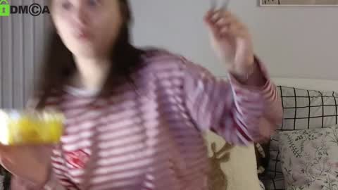 evi_woow online show from January 3, 7:07 pm