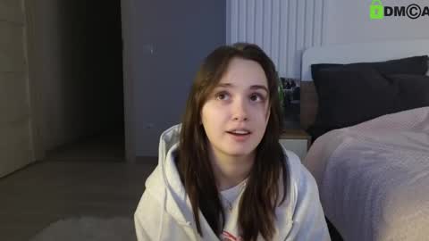 evi_woow online show from February 12, 9:43 pm