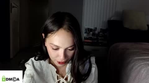 evi_woow online show from February 5, 5:17 pm
