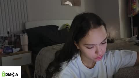 evi_woow online show from February 25, 9:02 pm