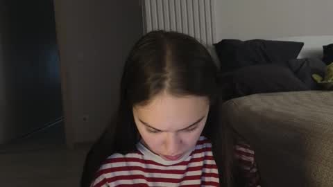 evi_woow online show from March 18, 10:35 pm