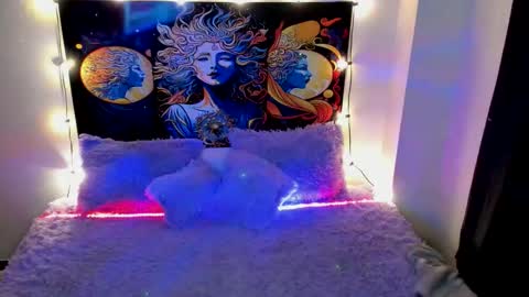 Snapshot of evie99_ chatting on November 10, 3:22 pm Evie99 online show from November 10, 3:22 pm