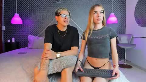 Snapshot of evie_demn chatting on May 21, 10:06 pm Evie Denm online show from May 21, 10:06 pm