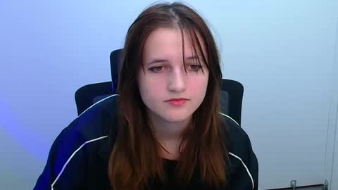 Evie online show from November 8, 12:16 pm