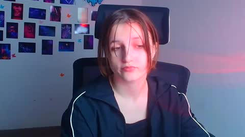 Evie online show from November 23, 6:30 pm