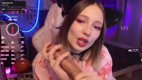 Evie online show from November 1, 8:44 pm