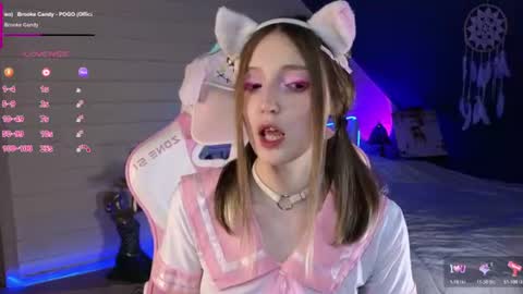 Snapshot of evie_rosen chatting on June 22, 9:12 pm Evie online show from June 22, 9:12 pm