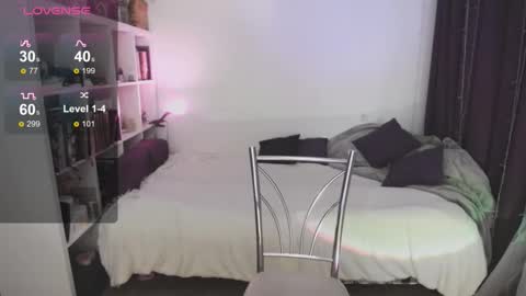 Snapshot of eviecuster chatting on November 13, 4:50 pm Im gonna be on in 2 hours online show from November 13, 4:50 pm