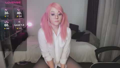 Snapshot of eviecuster chatting on December 20, 9:22 pm Im gonna be on in 2 hours online show from December 20, 9:22 pm