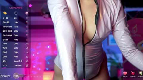 Evie online show from December 25, 8:39 pm