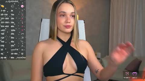 Evie online show from October 2, 9:55 pm