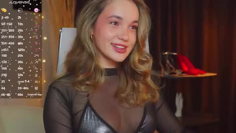 Evie online show from October 13, 9:26 pm