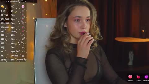 Evie online show from October 19, 9:15 pm