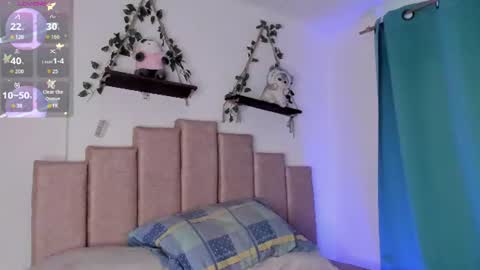 Snapshot of evieh1_ chatting on June 22, 1:08 pm Ivi Alejandra online show from June 22, 1:08 pm