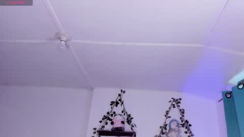 Snapshot of evieh1_ chatting on July 23, 7:01 pm Ivi Alejandra online show from July 23, 7:01 pm