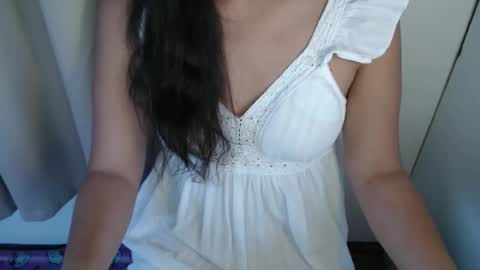 evielyn23 online show from June 2, 9:39 pm