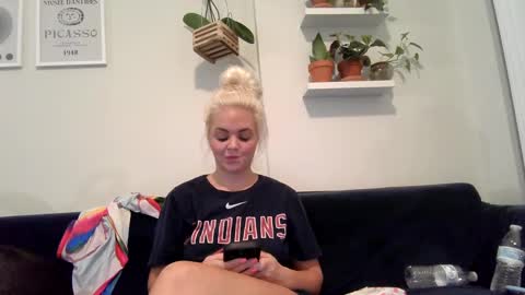 Snapshot of evillers1 chatting on January 31, 3:30 am Badblondebunny online show from January 31, 3:30 am